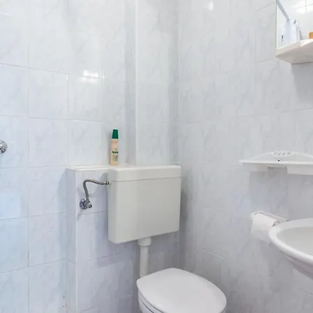 Апартаменты Charming With Balcony - One Bedroom